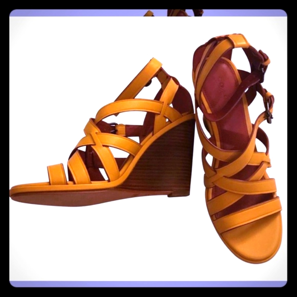 COACH Dawn leather wedges-rare color-like new!1